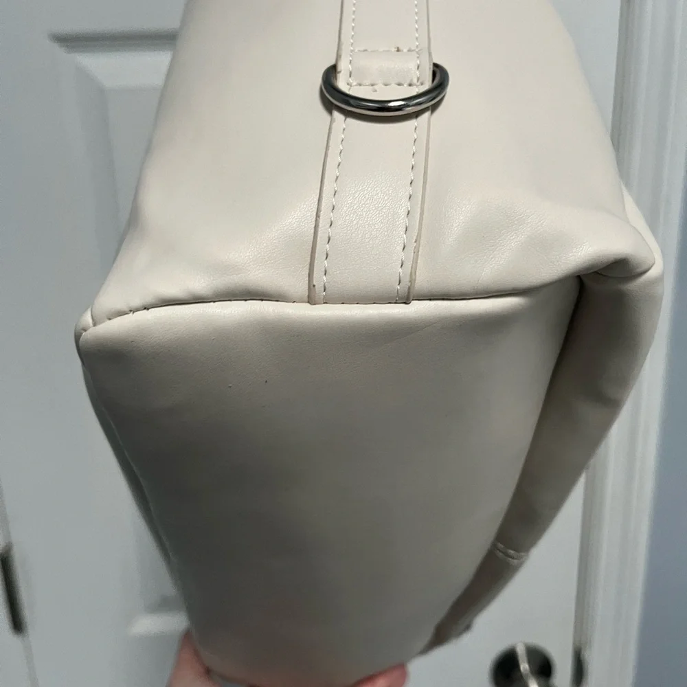 Steve Madden Vanilla Cream B swagger Tote Shoulder Bag Silver Chain Charms NWT - Picture 8 of 15